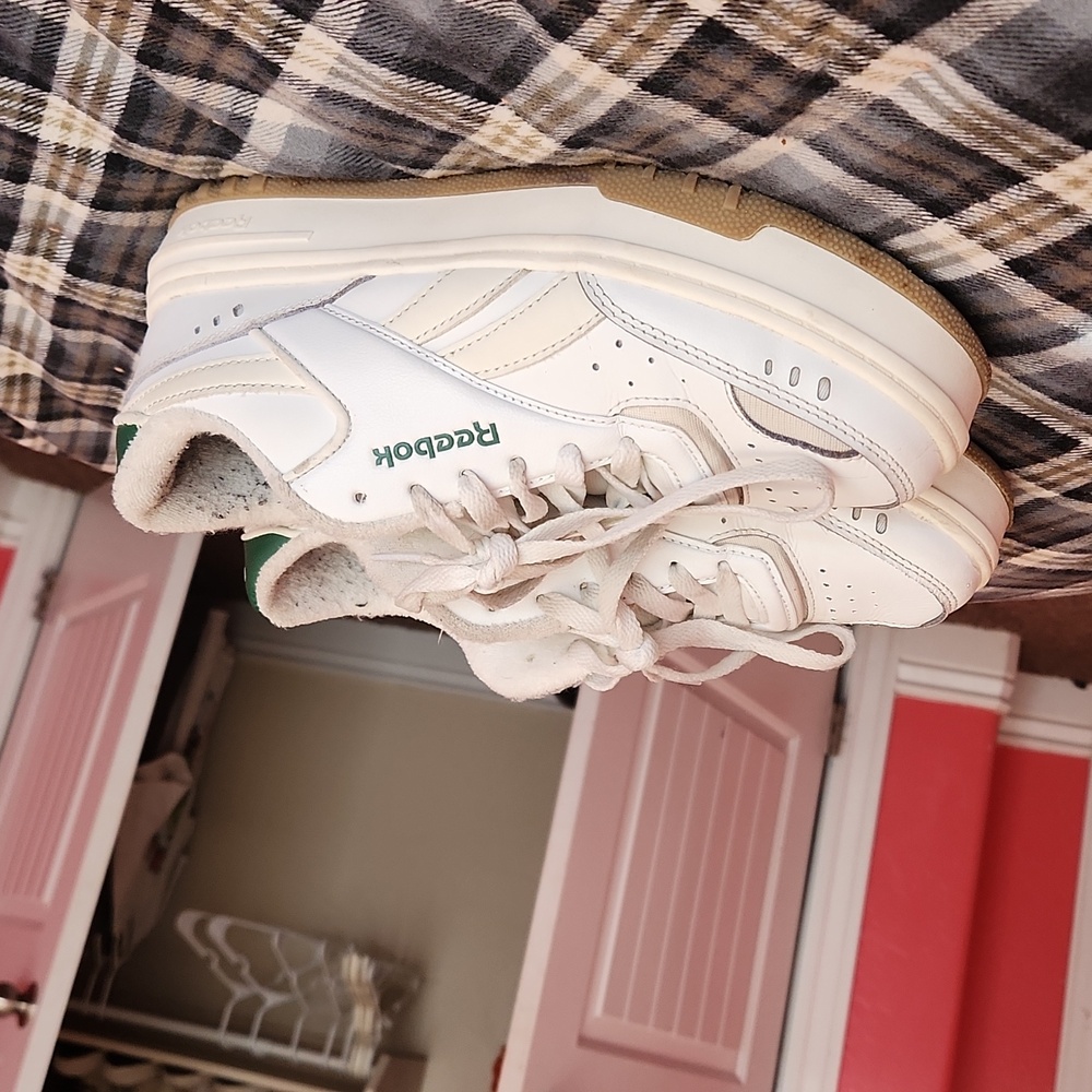 Club C Reebok sneakers Green and Cream